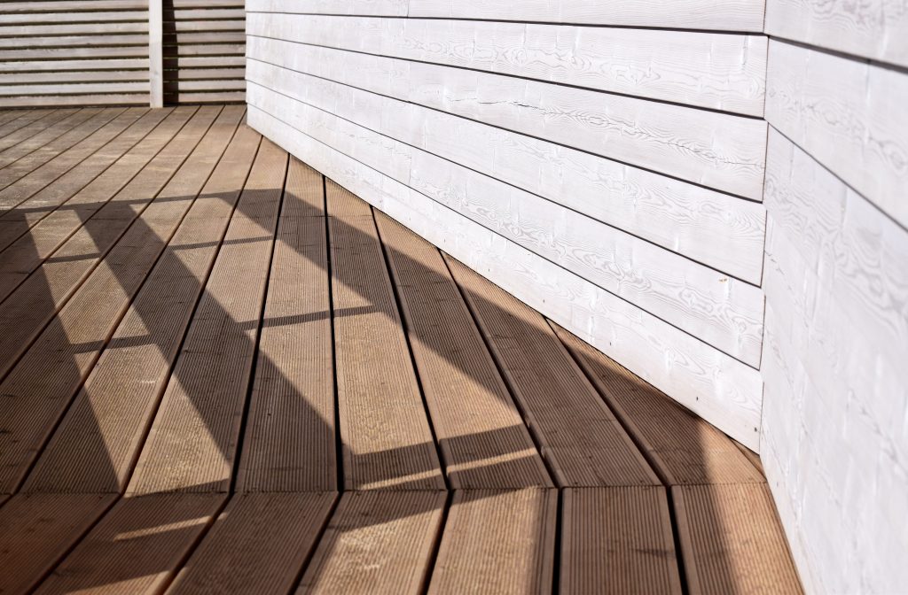 Cleaning wood decking- How to Effectively Clean Your Composite Decking 