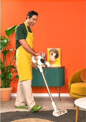 A wecasa domestic helper who vacuums your home